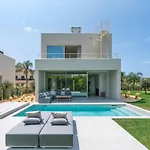 New - Rooftop Jacuzzi & Sunset Views Villa *