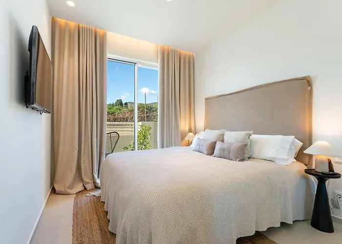 Villa New - Rooftop Jacuzzi & Sunset Views Santa Bárbara de Nexe