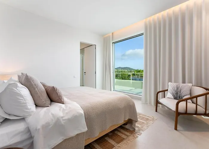 Villa New - Rooftop Jacuzzi & Sunset Views Santa Bárbara de Nexe