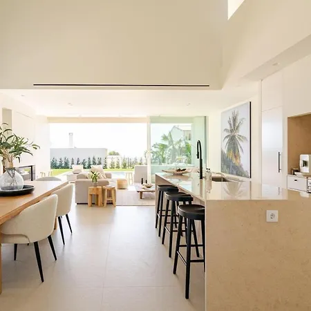 New - Rooftop Jacuzzi & Sunset Views וילה